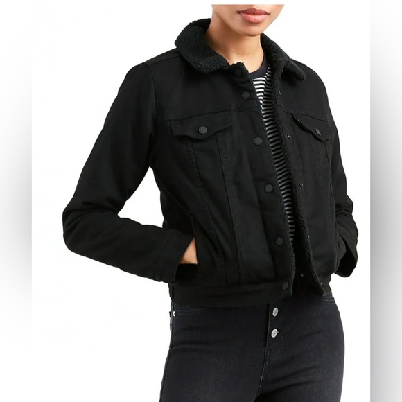 NWT Levi's Women's Original
Denim Trucker with Sherpa Lining - Black and Black S - Picture 1 of 2